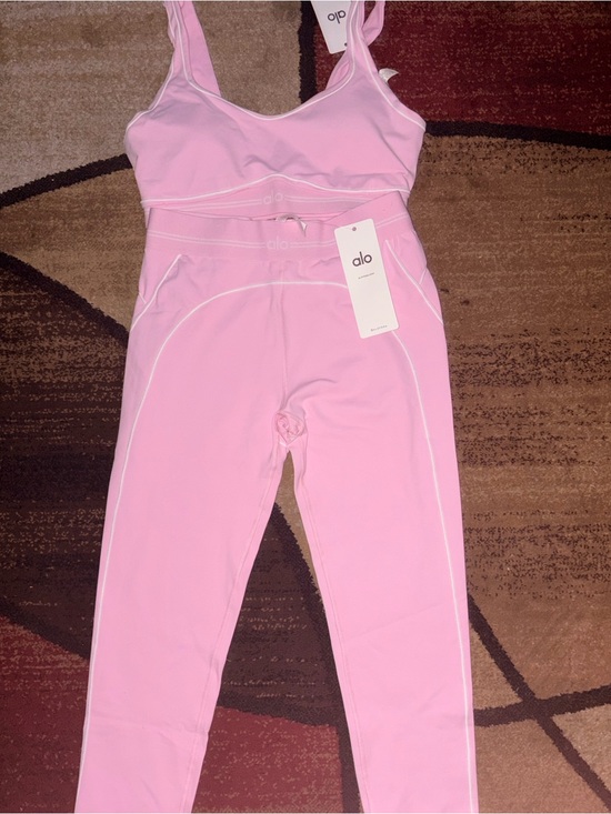 ALO Yoga Pants - Women’s Pink Alo Sports Bra & Legging Set